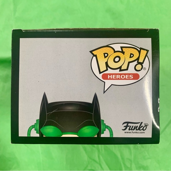 Funko Pop! Batman The Dawnbreaker- Hot Topic Exclusive, 80 Years #253 - Picture 5 of 7